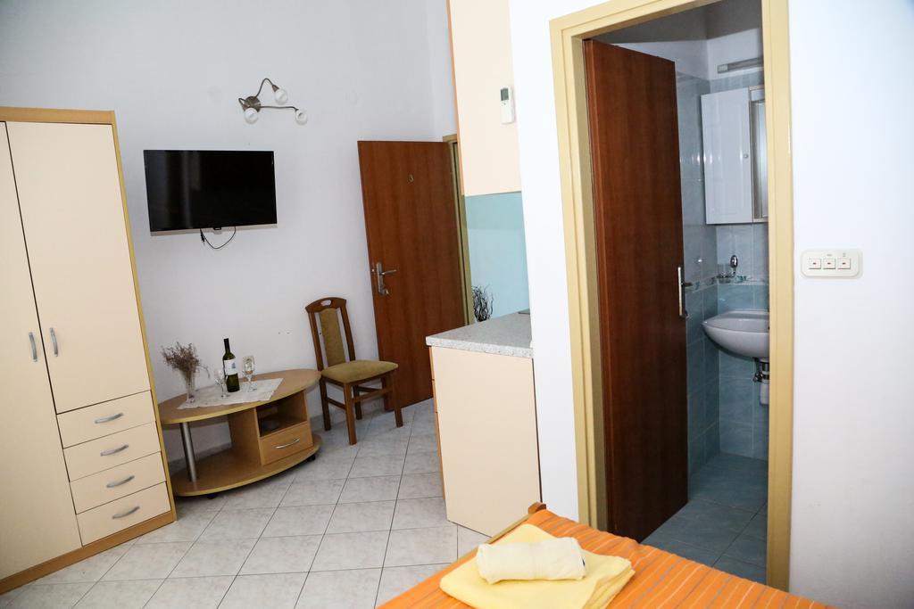 Apartments Dragica Милна Екстериор снимка